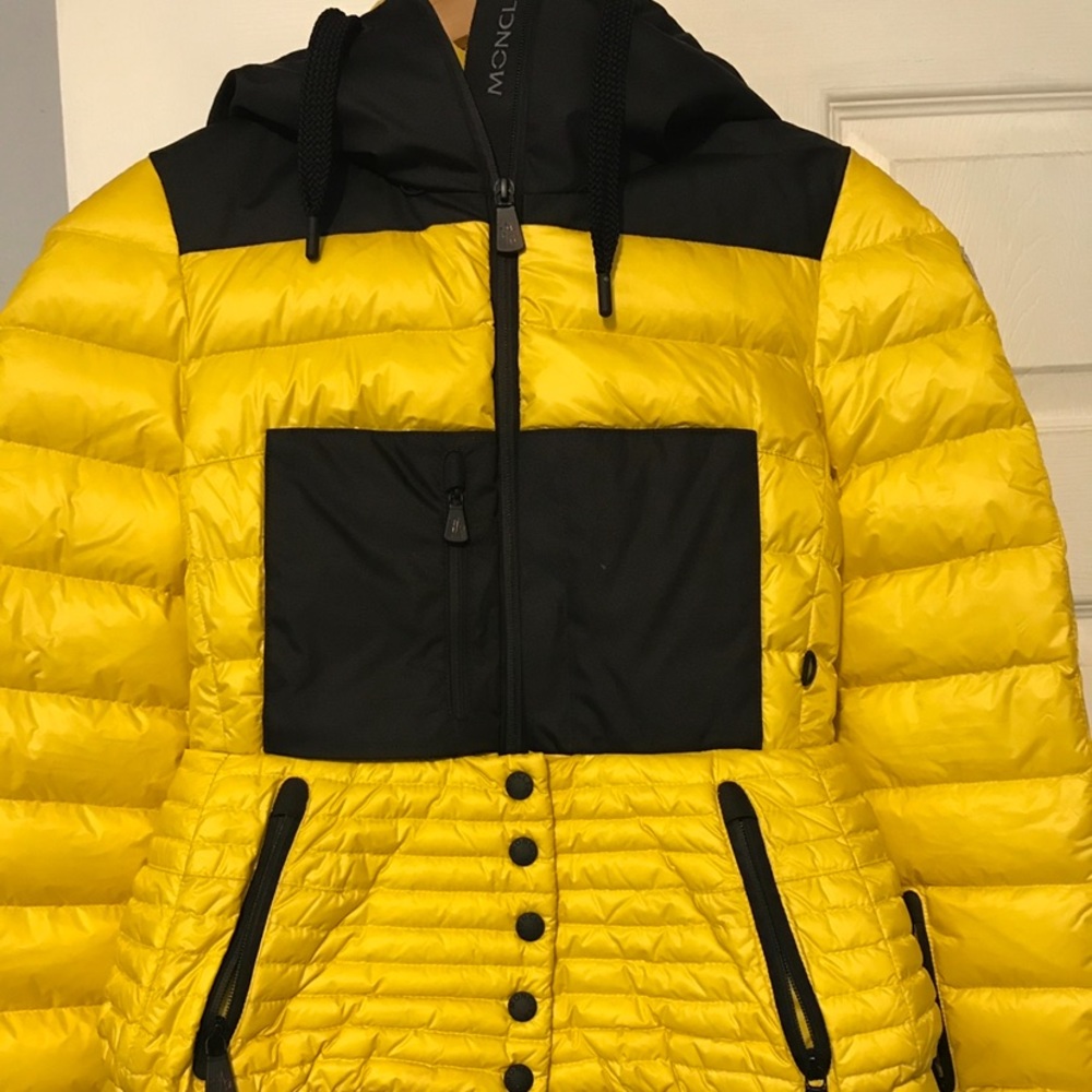 100% authentic moncler Like new retail price 2,800